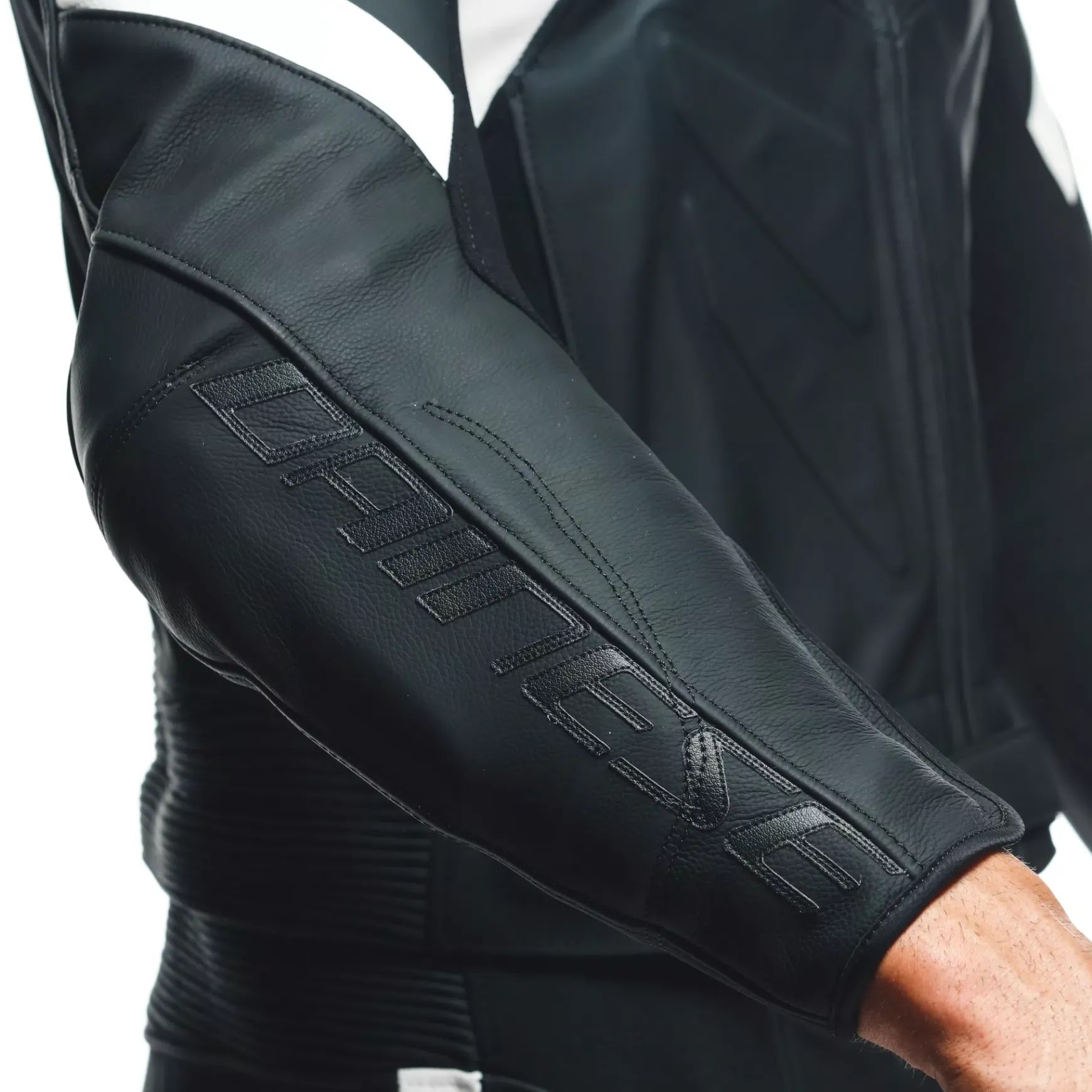 Dainese AVRO 4 LEATHER 2PCS SUIT BLACK-MATT/BLACK-MATT/WHITE Online