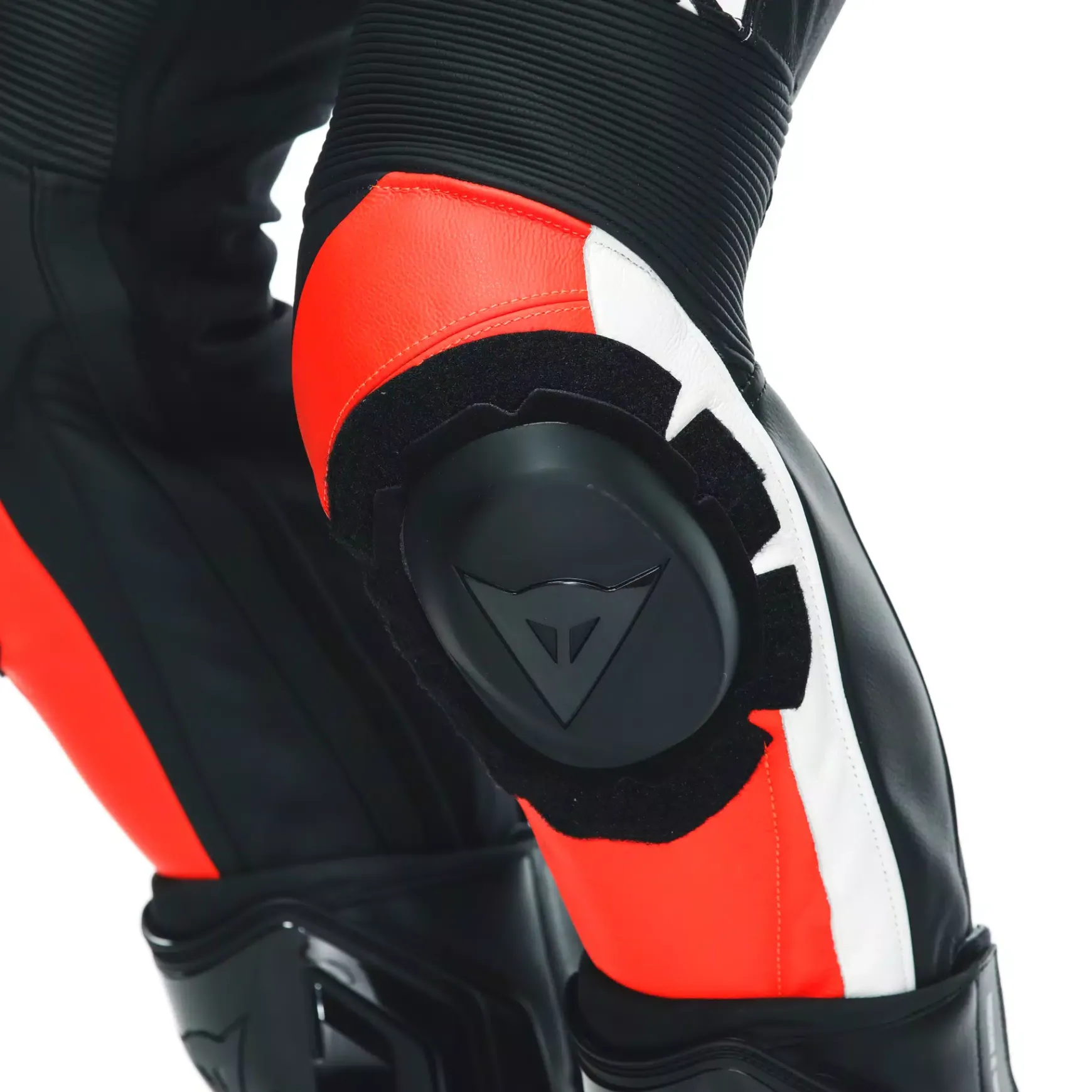 Dainese AVRO 4 LEATHER 2PCS SUIT BLACK-MATT/FLUO-RED/WHITE