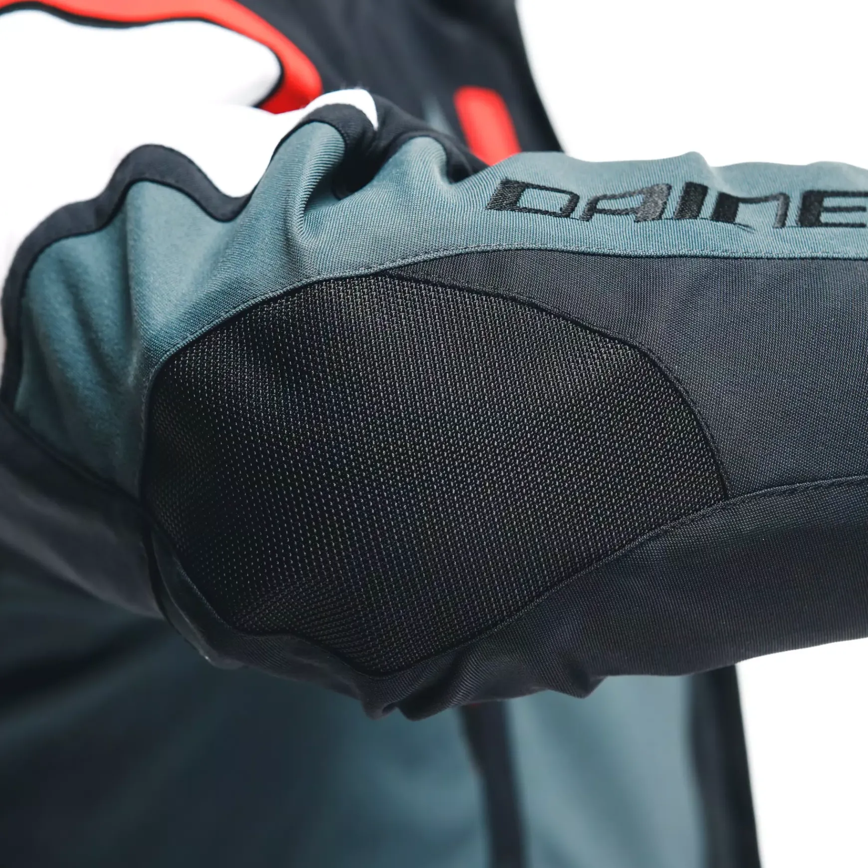 Dainese CARVE MASTER 3 GORE-TEX® JACKET BLACK/EBONY/LAVA-RED