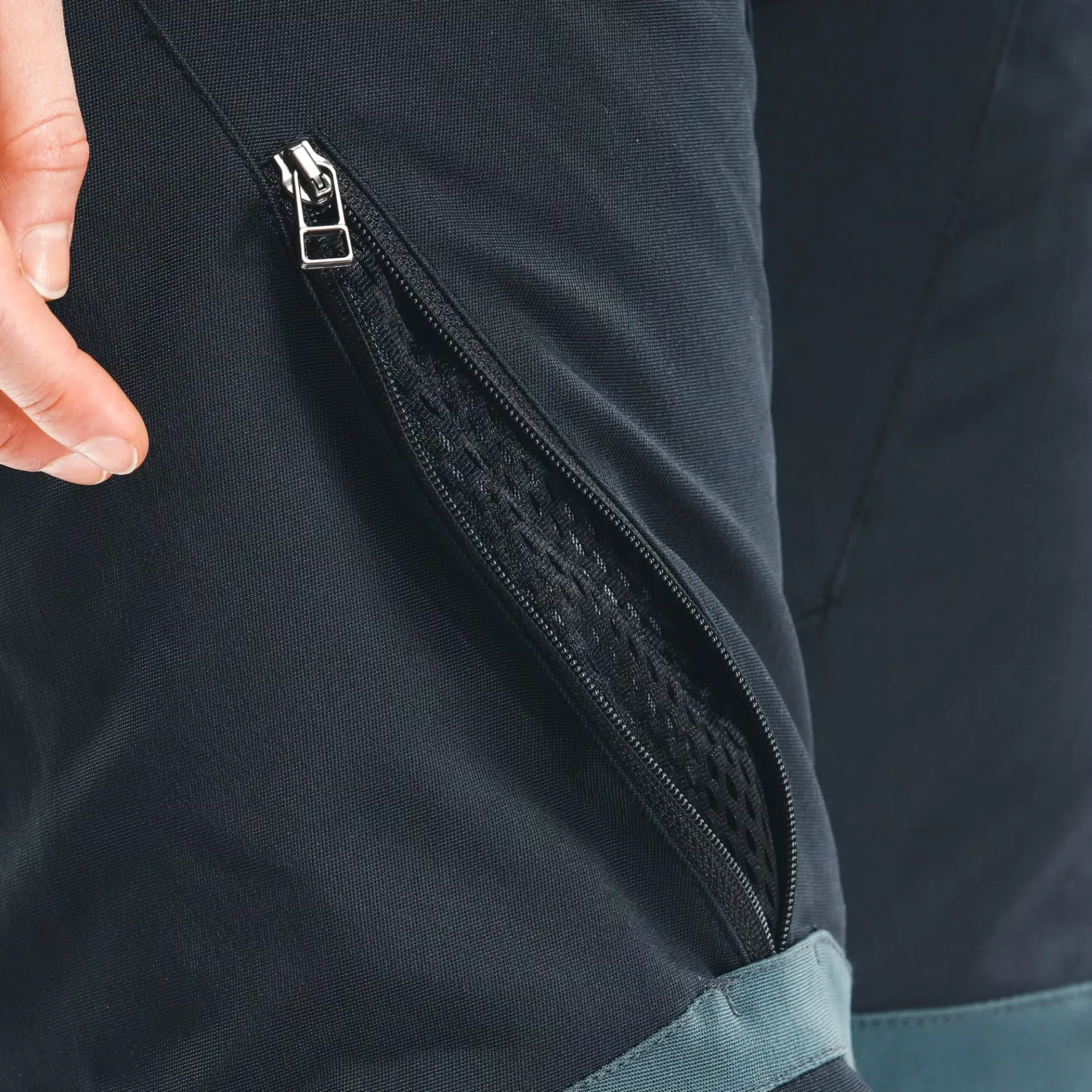 Dainese CARVE MASTER 3 LADY GORE-TEX® PANTS BLACK/EBONY Sale