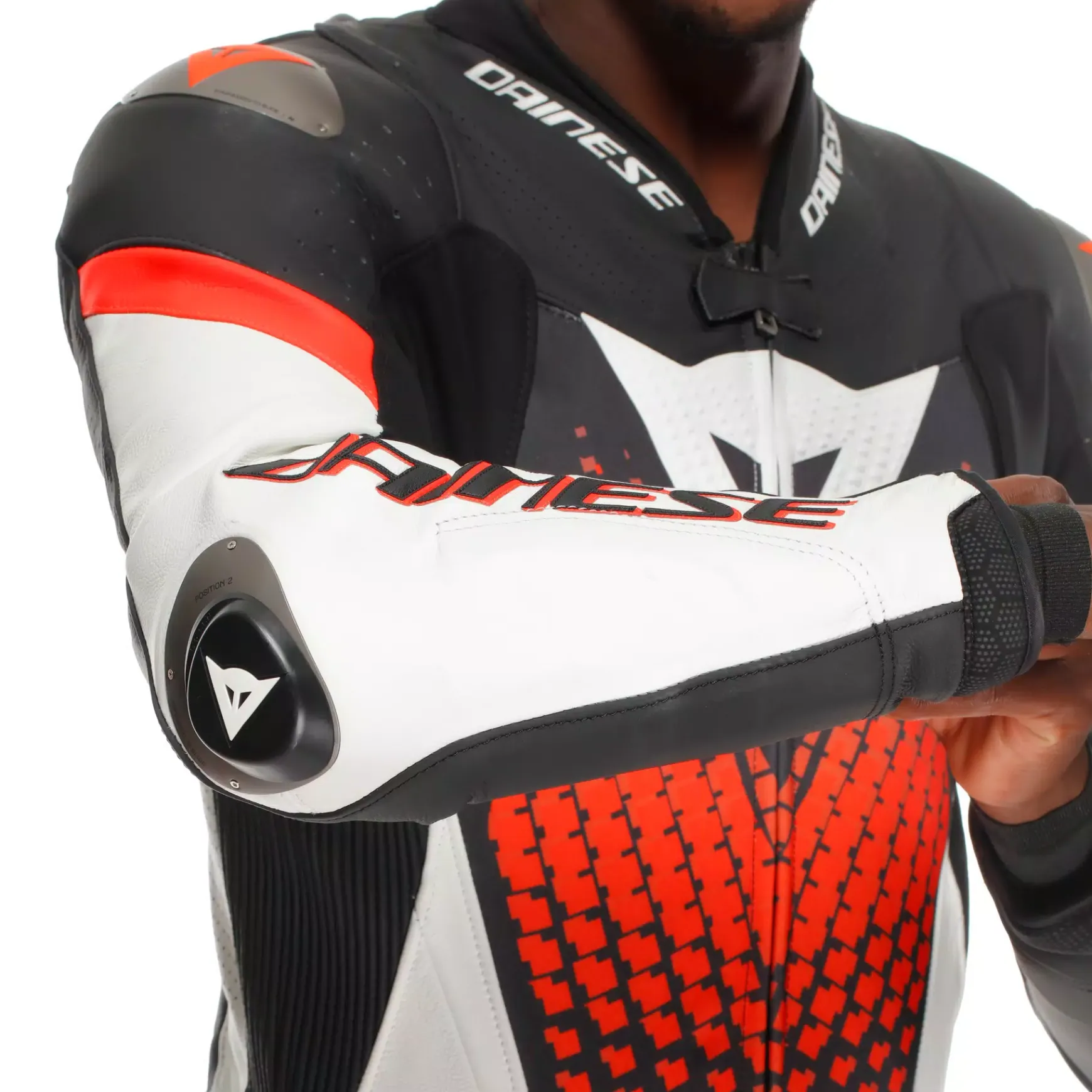 Dainese LAGUNA SECA 6 - EINTEILIGER PERFORIERTER LEDERANZUG HERREN Discount