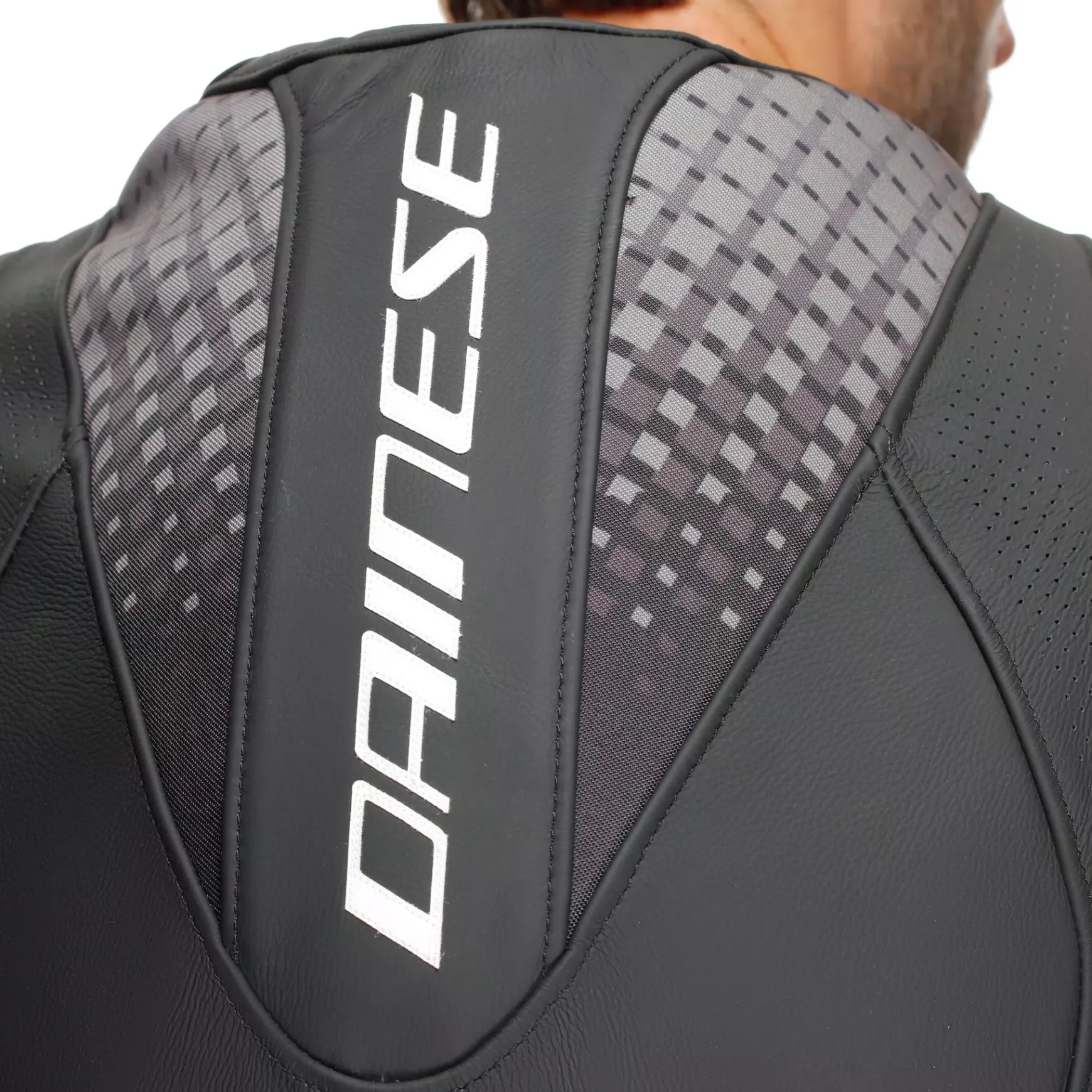 Dainese LAGUNA SECA 6 - EINTEILIGER MOTORRADANZUG AUS PERFORIERTEM LEDER HERREN - GRÖSSE SHORT/TALL (S/T) BLACK/WHITE/ANTHRACITE