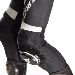Dainese LAGUNA SECA 6 - EINTEILIGER MOTORRADANZUG AUS PERFORIERTEM LEDER HERREN - GRÖSSE SHORT/TALL (S/T) BLACK/WHITE/ANTHRACITE