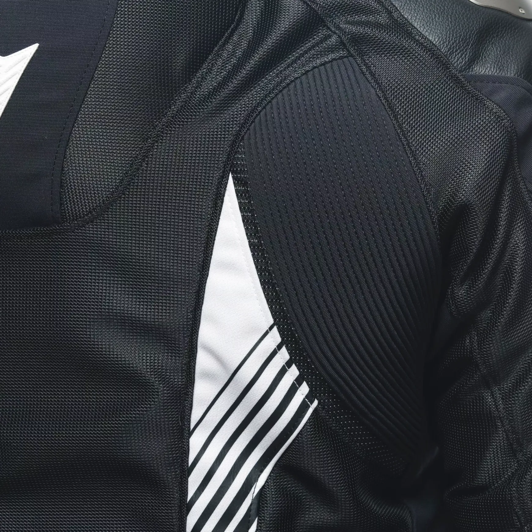 Dainese SUPER RIDER 2 ABSOLUTESHELL™ JACKET BLACK/BLACK/WHITE Online